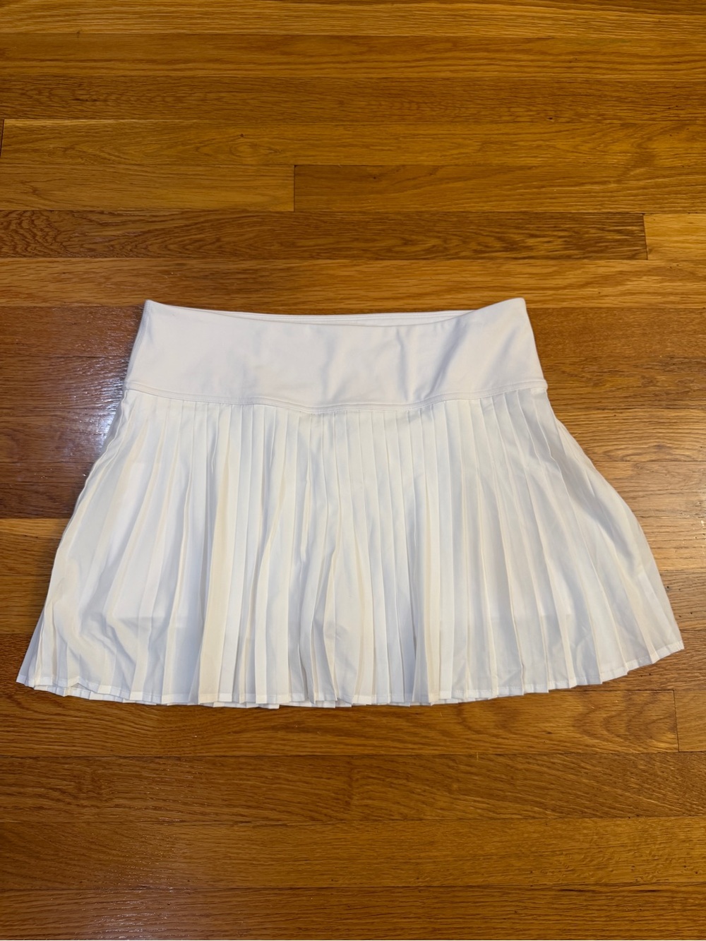 Fabletics Hot Shot Pleated Skirt Classic Mini in White - Size XL
